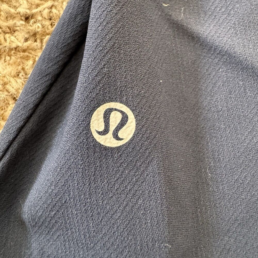 Lululemon Men's Navy Blue Textured Polo Shirt Short Sleeve Athletic Fit Stretch - Picture 4 of 5